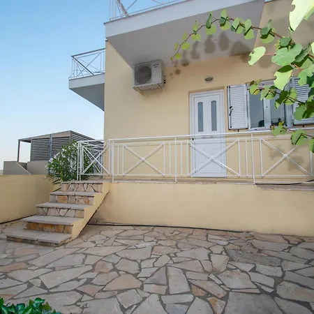 Coconut Tree House With Port View Апартаменты Закинтос