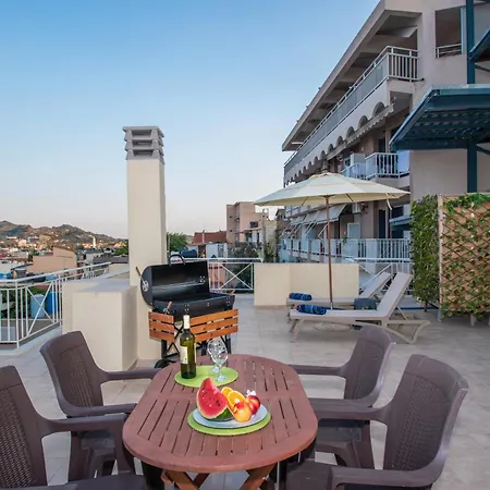 Апартаменты Coconut Tree House With Port View