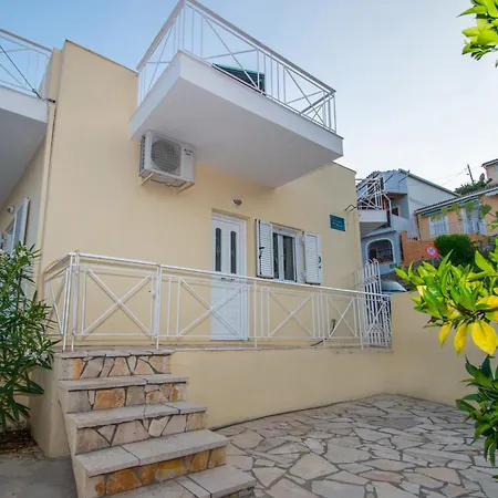 Coconut Tree House With Port View Закинтос