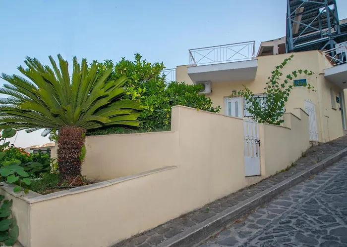 شقة Coconut Tree House With Port View
